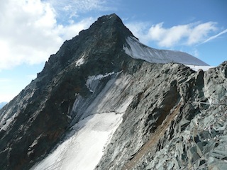 Großglockner met links de Studlgrat en rechts de Normalweg